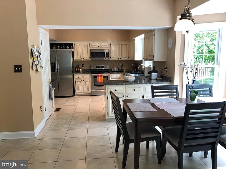 5512 Massachusetts Ave — Photo 10