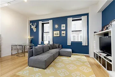 Rented by R New York