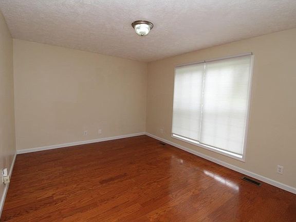 4th image of 3705 Bluefield Ct