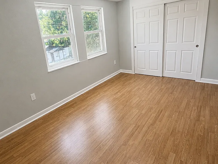 837 Lafayette Ln — Photo 15