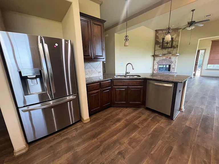 543 Drury Ln — Photo 1
