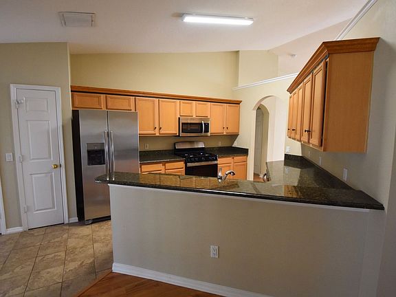 3rd image of 7119 Colonial Lake Dr