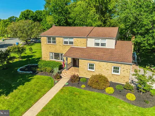 1902 Country Club Dr, Cherry Hill, NJ 08003