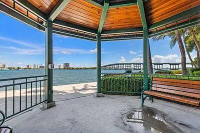 2650 Lake Shore Dr #2203 — Photo 30