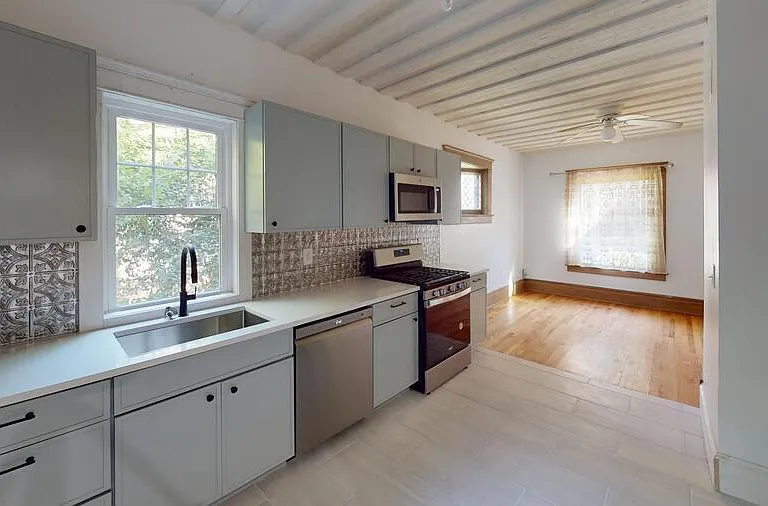 1132 Michigan Ave #1132MICH — Photo 2
