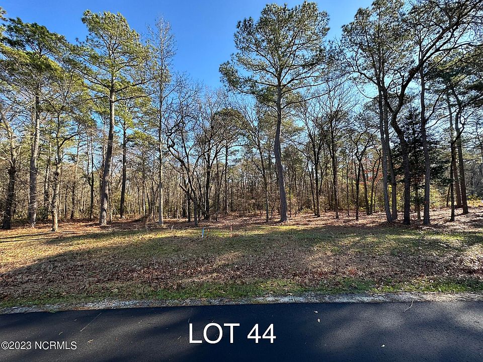 1st image of 507 Village Drive