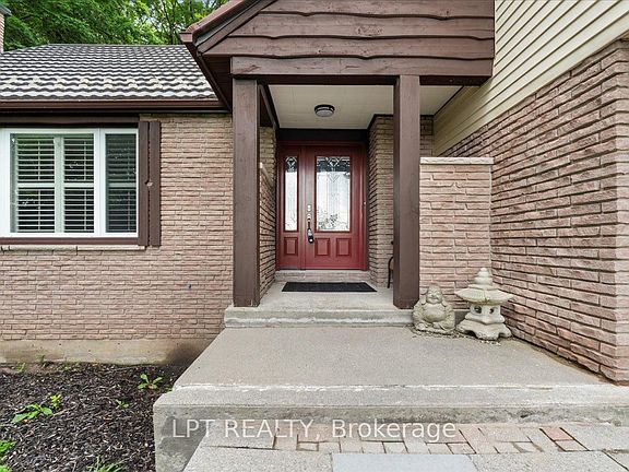 3rd image of 1432 Wallbridge Loyalist Rd