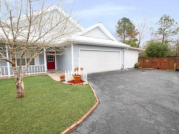 2nd image of 630 Maplewood Dr