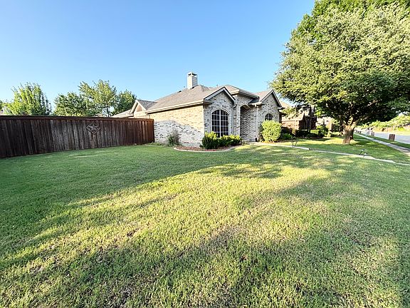3rd image of 10104 Morning Glory Ln