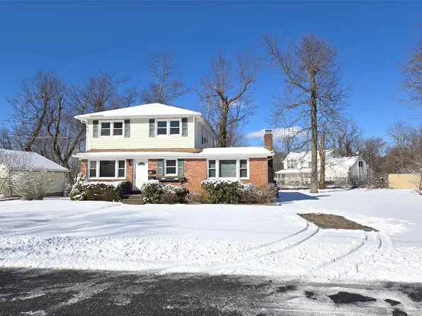 22 Warner Lane, Lake Ronkonkoma, NY 11779