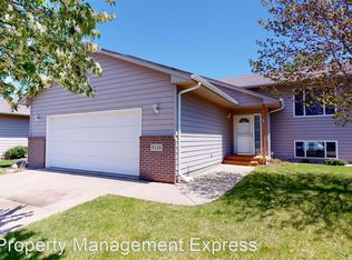 5116 S Sarmar Ave, Sioux Falls, SD 57106