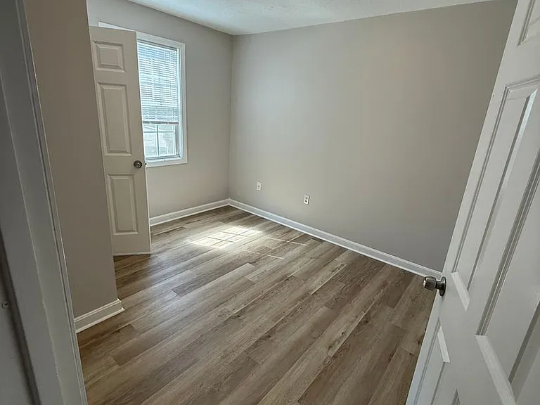 825 Worthington St — Photo 3