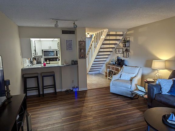 4th image of 100 E Kentucky Ave APT B4
