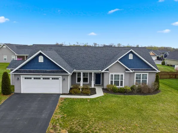 651 Aqueduct Ave, Martinsburg, WV 25404