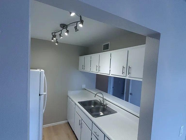 Sand Pebble Community *Renovated Units — Photo 74
