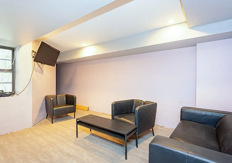 102 Rogers Ave #4 — Photo 28