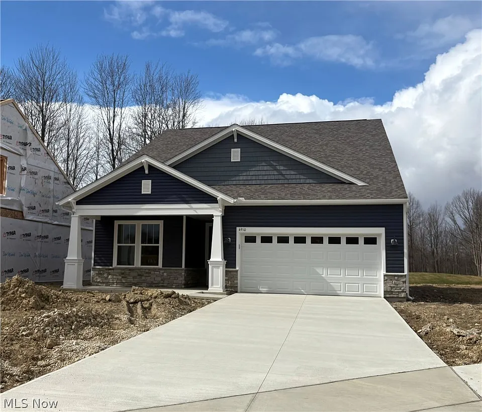 4910 Callaway Dr photo 1