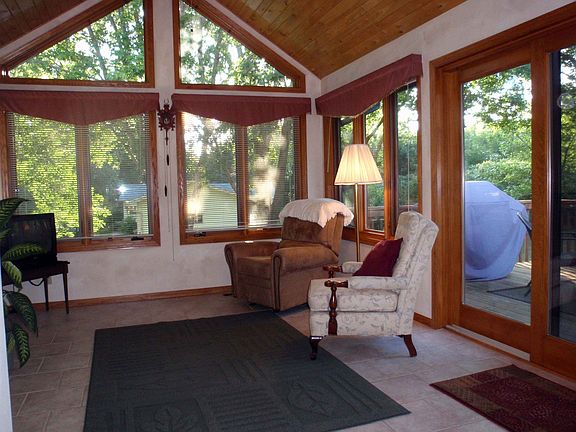 Sunny Four Season Porch