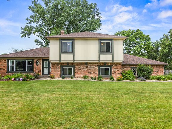 2nd image of 1214 Sherwood Dr