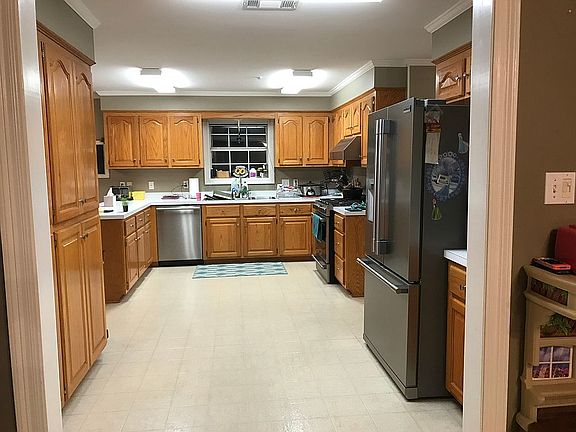 2nd image of 3920 Country Dr