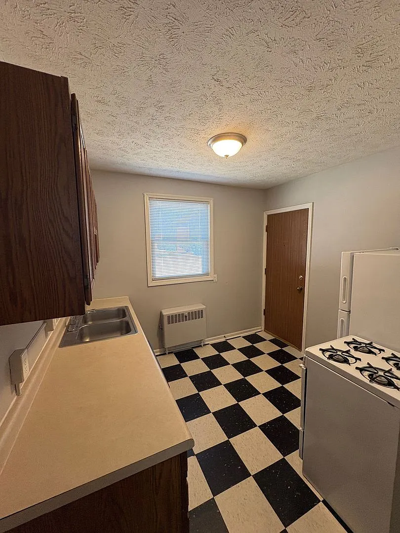 Hillside Court Apartments (306 N. 31st Ave.) — Photo 3