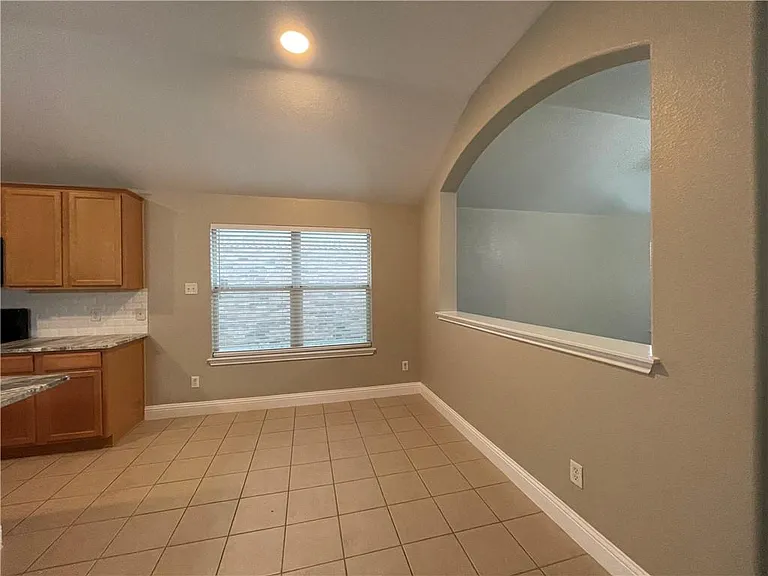 18512 Sandy Bottom Dr — Photo 6