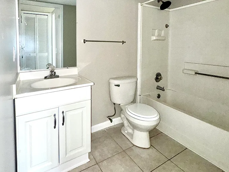 Cedar Creek Apartments — Photo 31