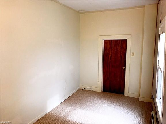 5th image of 214 Johns St