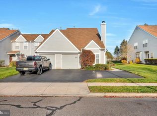 272 Birch Hollow Dr, Bordentown, NJ 08505