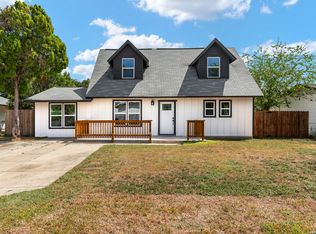 214 RAMBLING DR, San Antonio, TX 78220
