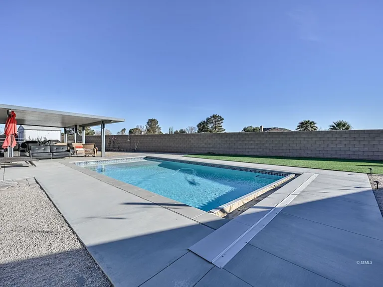 1129 Via Flore Way — Photo 43