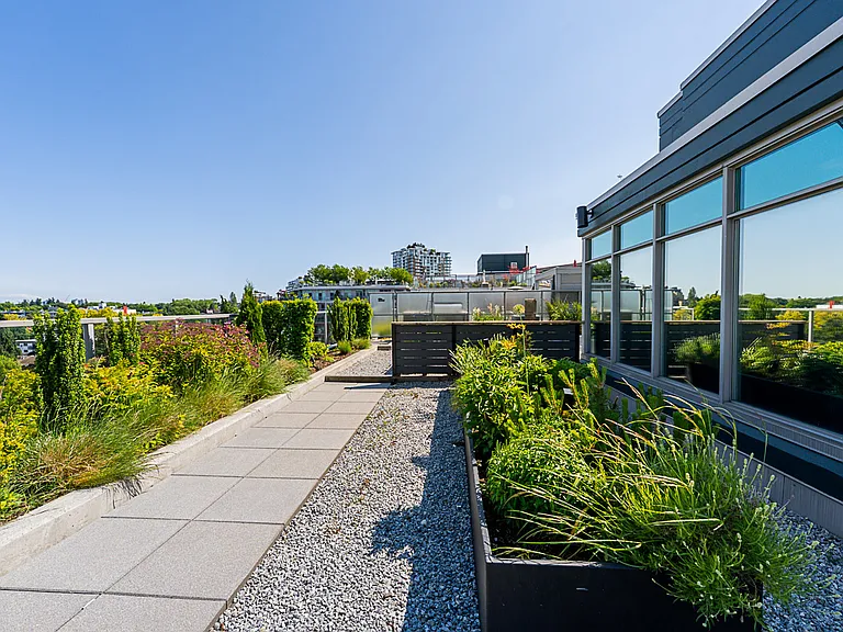 250 E 6th Ave #706 — Photo 27