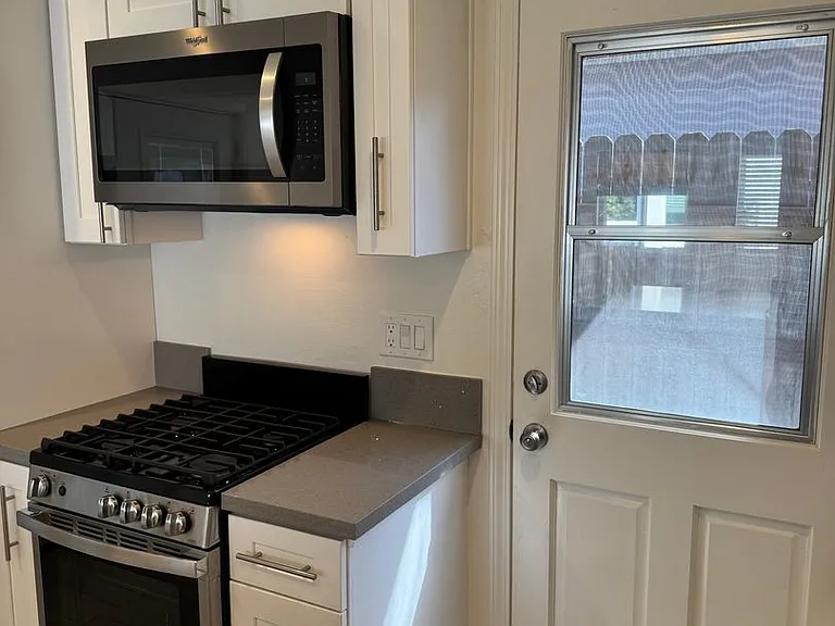 2233 Orange Ave — Photo 4