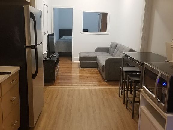 3rd image of 2035 Steinway St #1