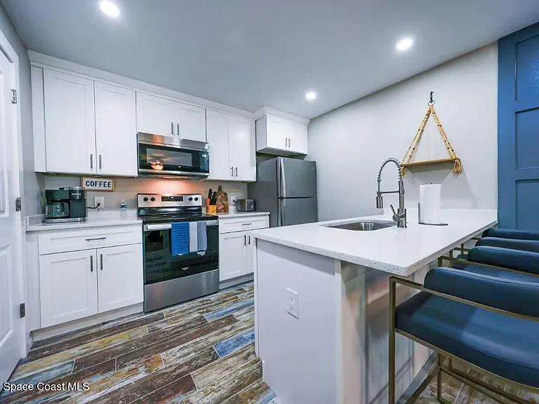 208 W Seminole Ave #4 — Photo 5