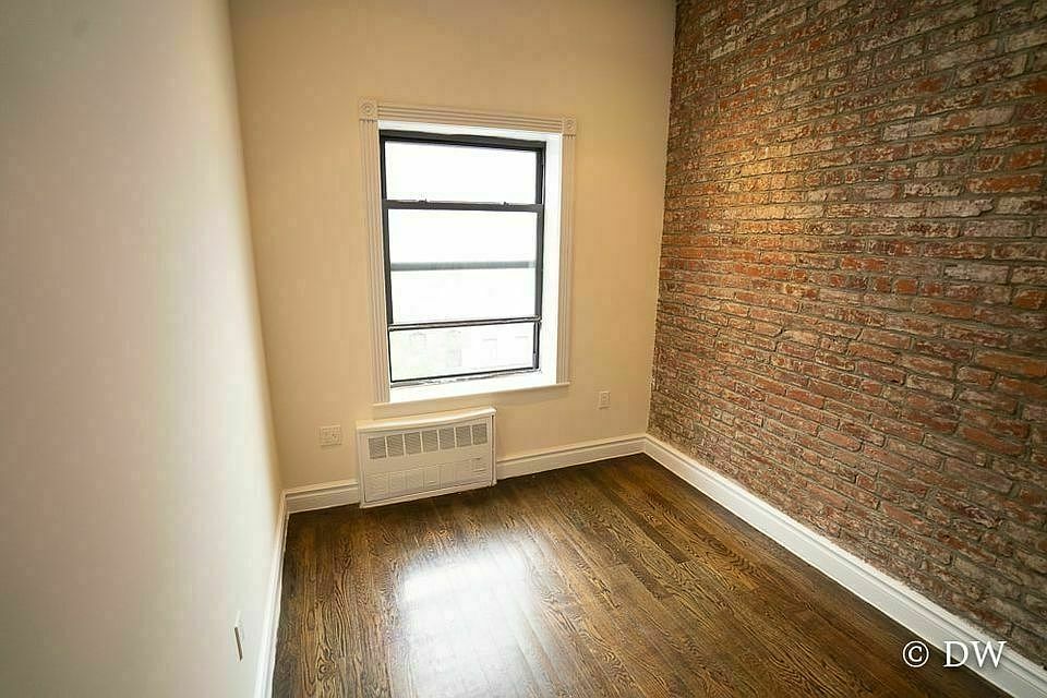 1st image of 318 W 14th St #19
