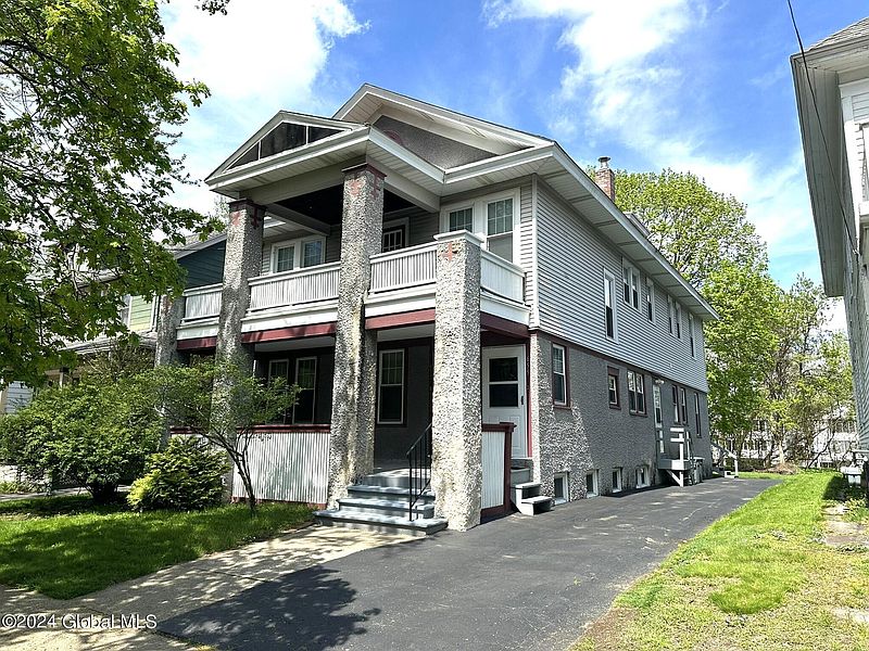 4th image of 655-657 Hudson Avenue