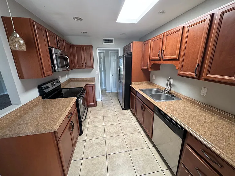 10819 W Connecticut Ave — Photo 8