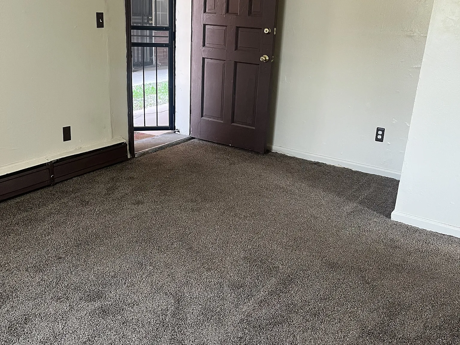 13310 Plymouth Rd — Photo 2