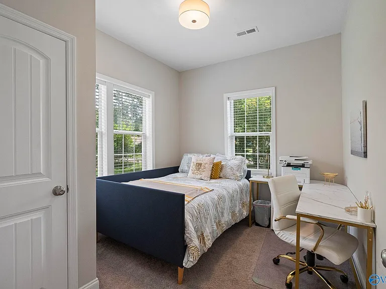 4286 Sullivan St — Photo 10