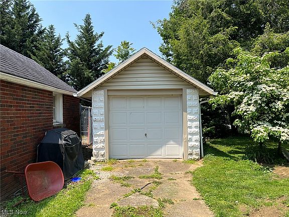 4th image of 2507 Avery St