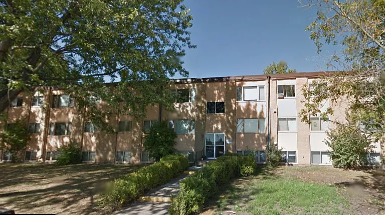1701 Kenwood Ave — Photo 1