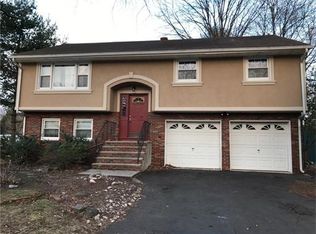 1525 Greenwood Dr, Piscataway, NJ