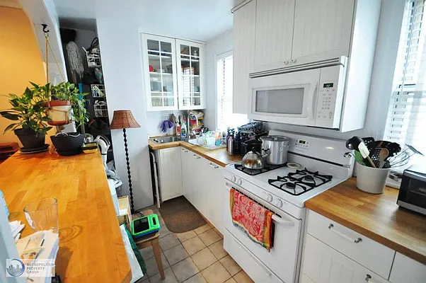 Rented by Metropolitan Property Group | media 11