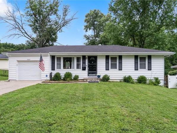 1505 NE 63rd St, Kansas City, MO 64118