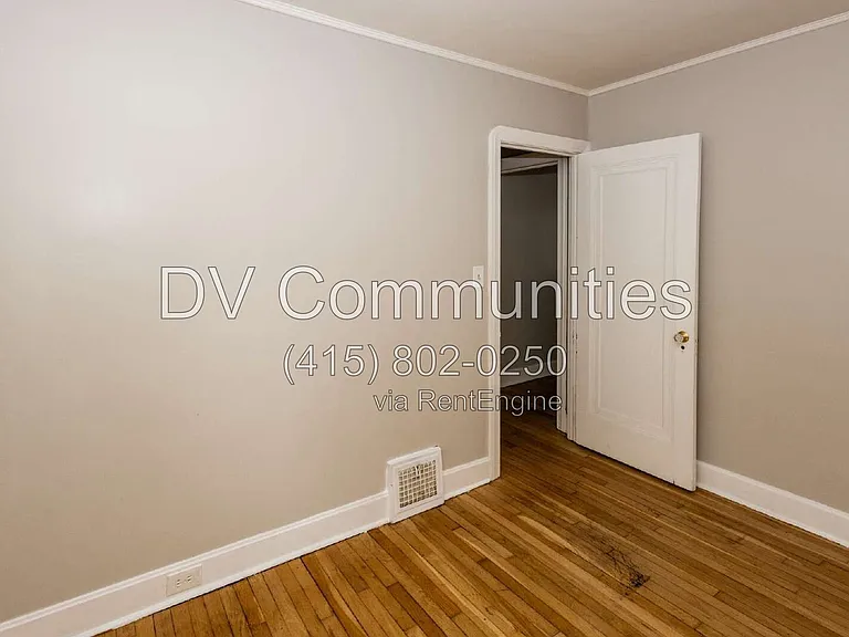 340 E 197th St — Photo 10
