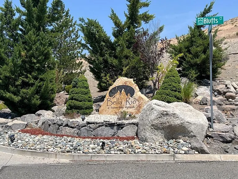 760 Bluffs Ct #101 — Photo 16