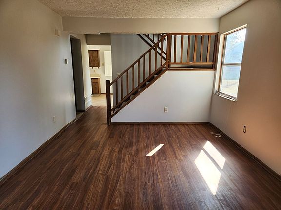 2nd image of 3841 Heatherglen Dr