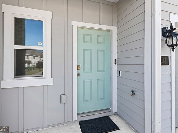 3rd image of 104 Deep Bay Cir