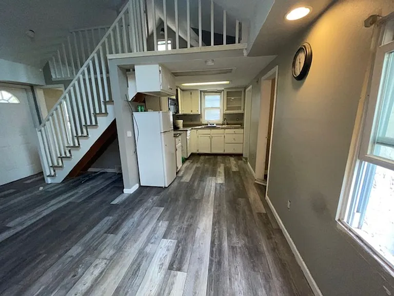 133 S Elmwood Ave — Photo 3